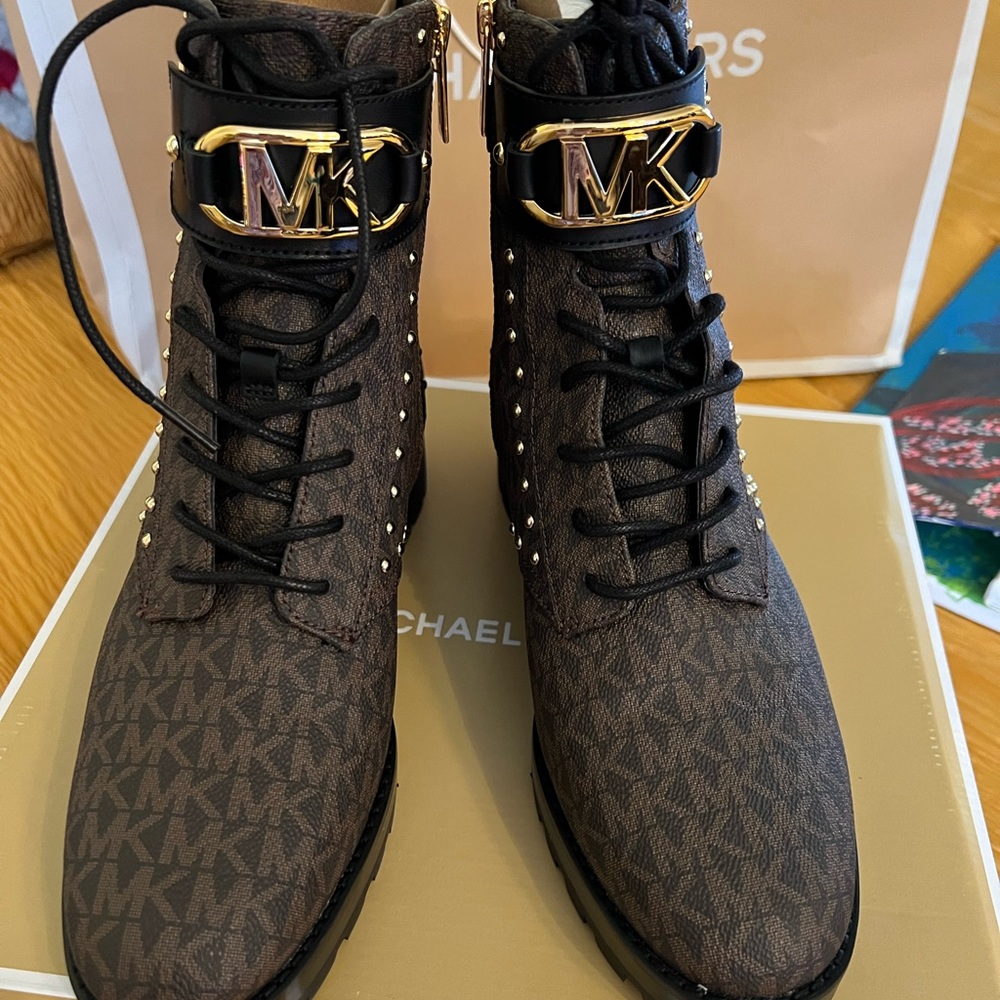 Michael kors boots lace up